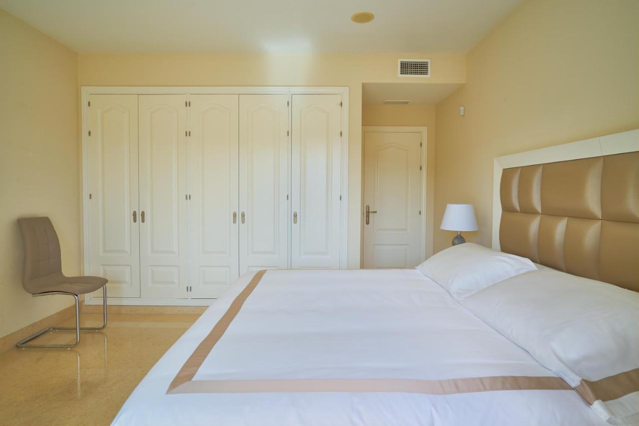 Capanes Del Golf Apartment Benahavis Exterior photo
